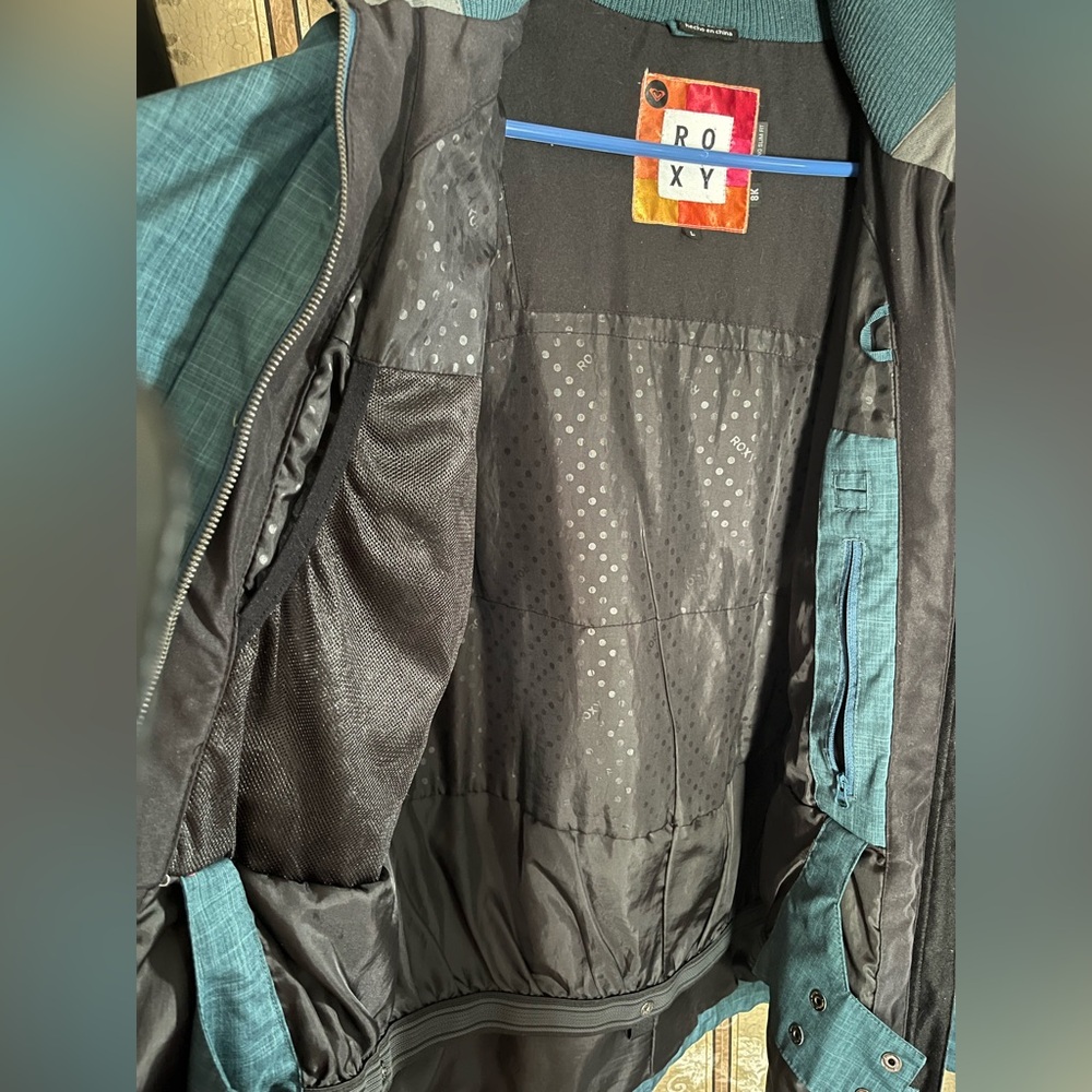 Roxy Winter Jacket - image 4